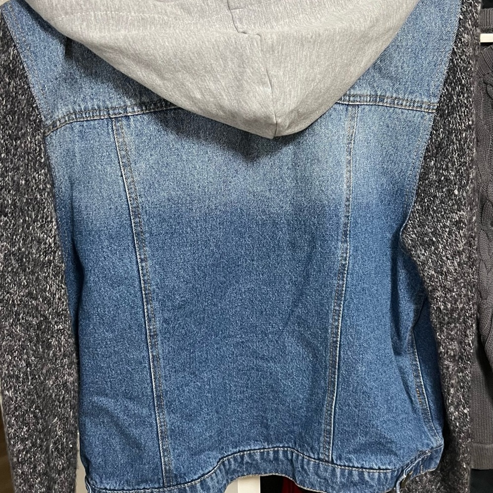 🛑Sold🛑Ladies all in one Denim/knit jacket - Picture 2 of 3